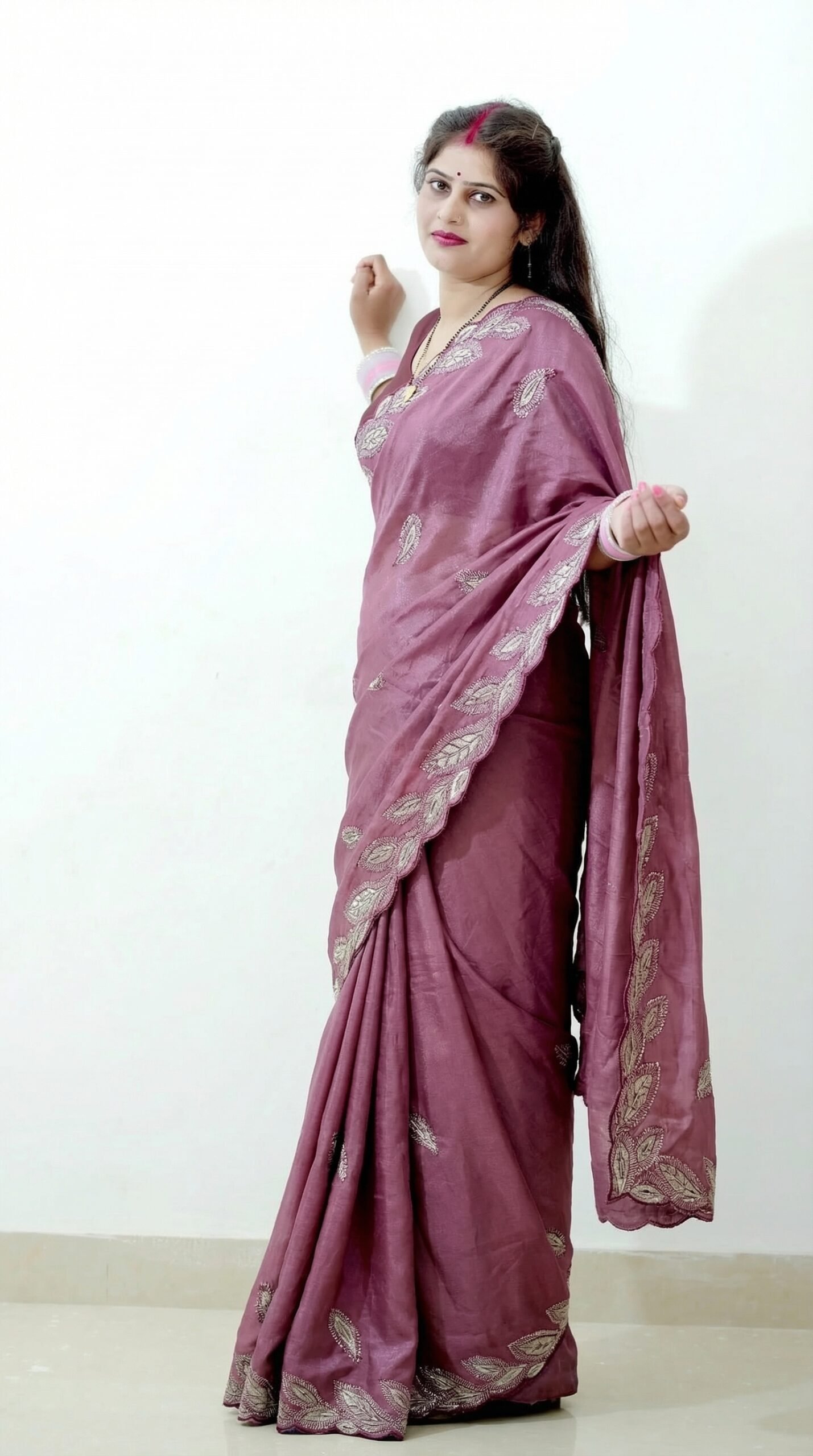 This_is_a_new_image_of_a_saree_with_the_base_color_delpmaspu (10)