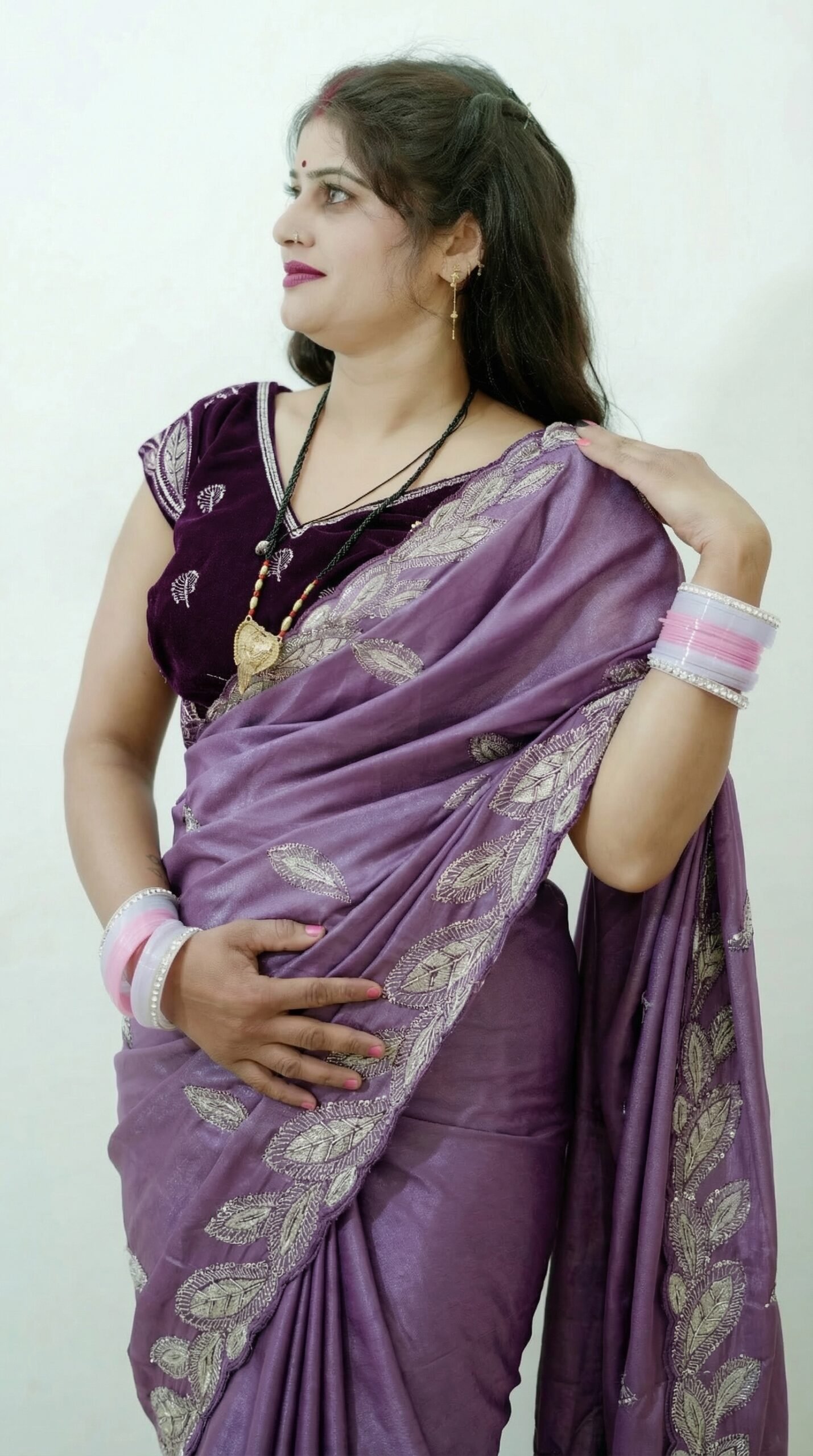 This_is_a_new_image_of_a_saree_with_the_base_color_delpmaspu (2)