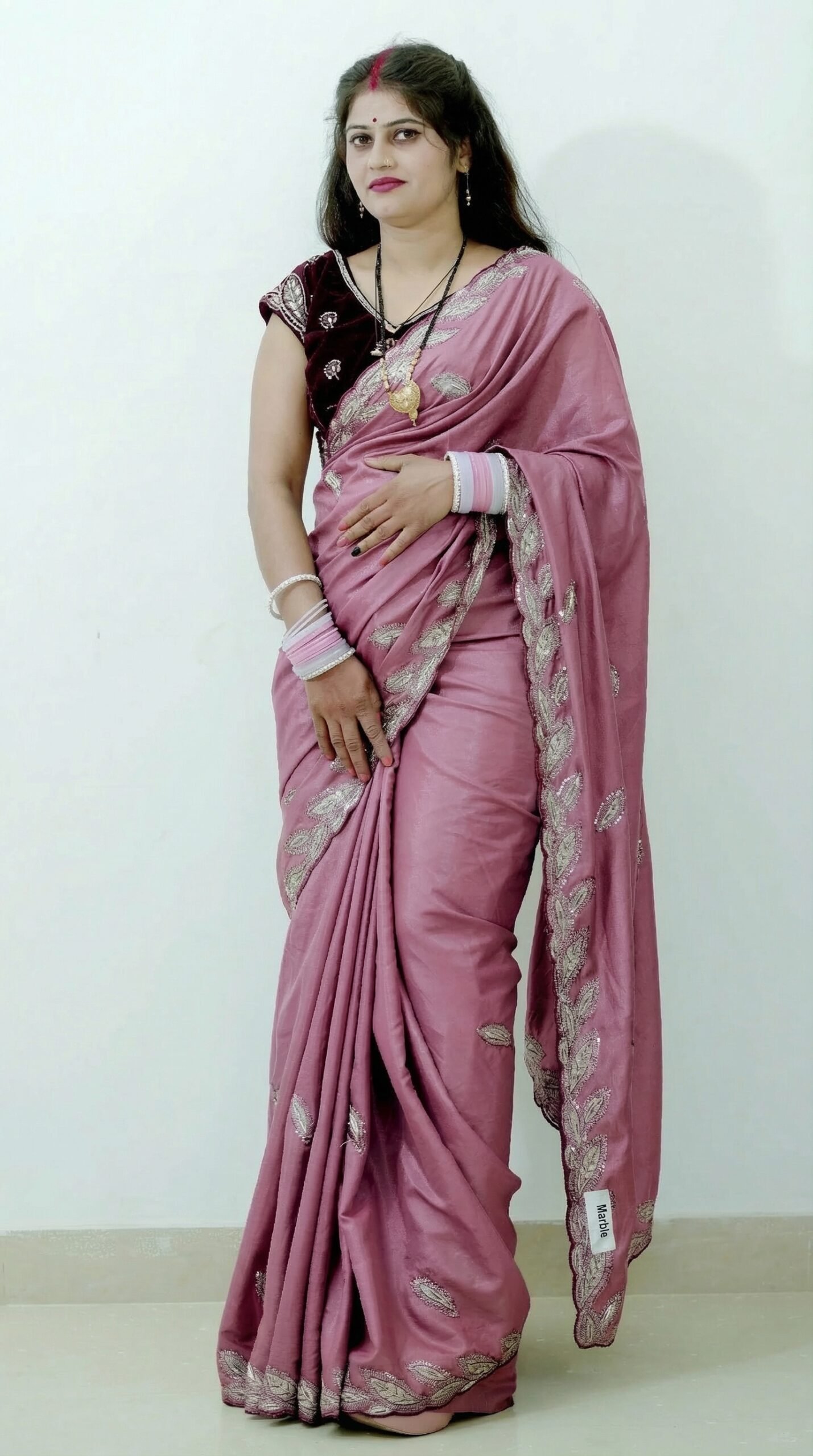 This_is_a_new_image_of_a_saree_with_the_base_color_delpmaspu (6)