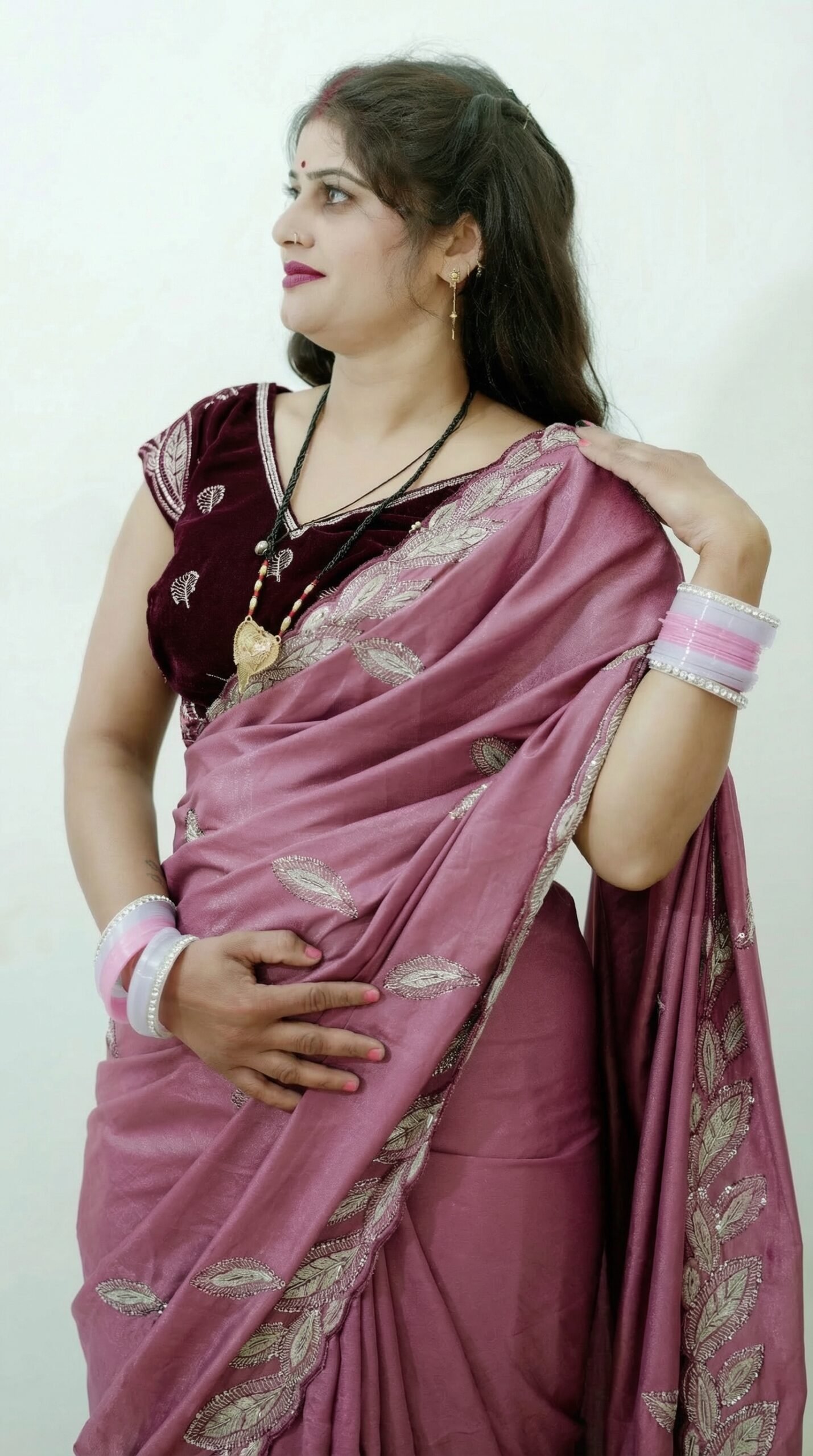 This_is_a_new_image_of_a_saree_with_the_base_color_delpmaspu (8)