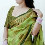 This_is_an_original_image_of_the_saree_with_the_mo_delpmaspu (1)